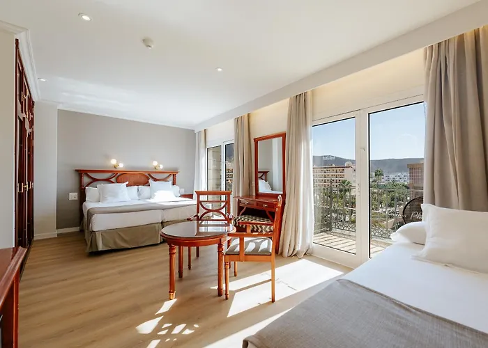 Hotel Reveron Plaza